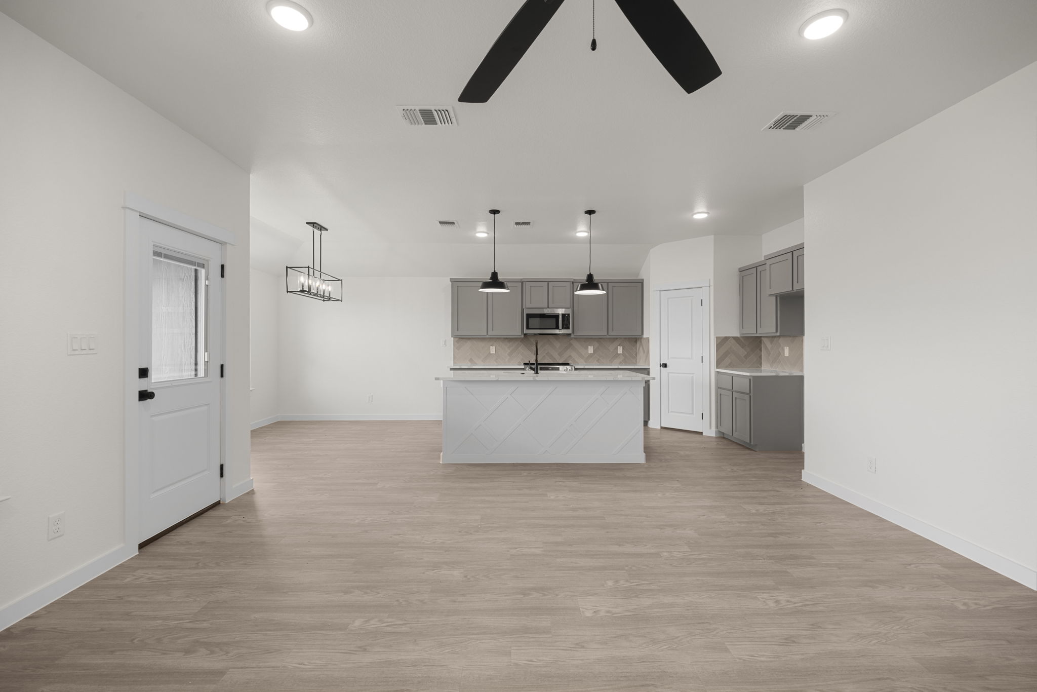 Living to kitchen