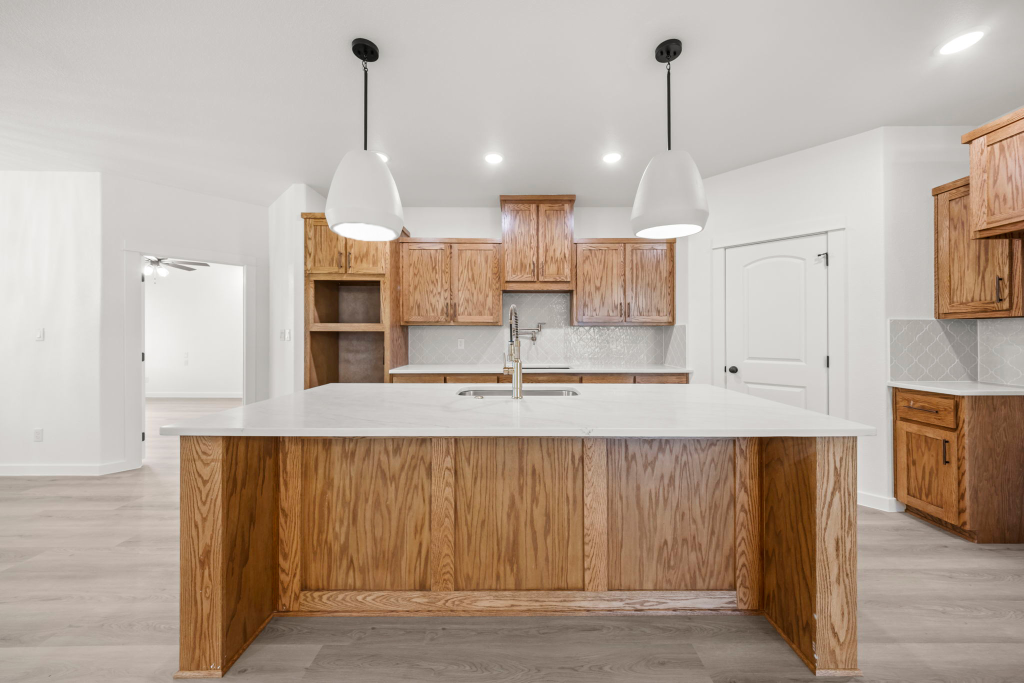 Kitchen island 
