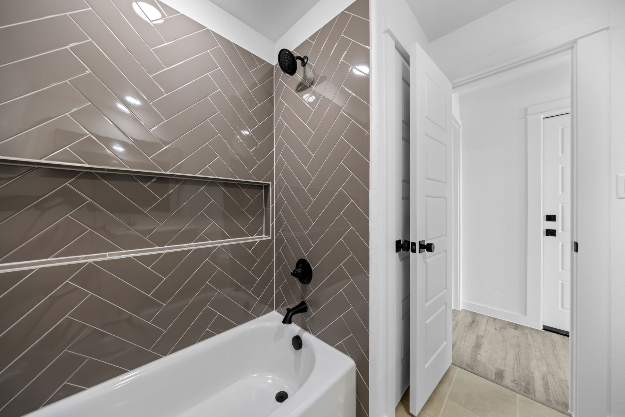 Hall Tub